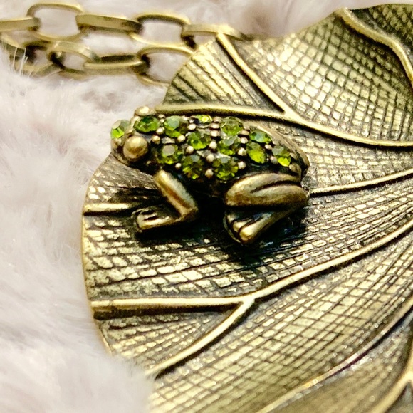 Earrings & Pendant w/ frog atop lilypad - Picture 3 of 6